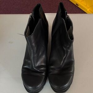 Sorel Black Leather Ankle Booties